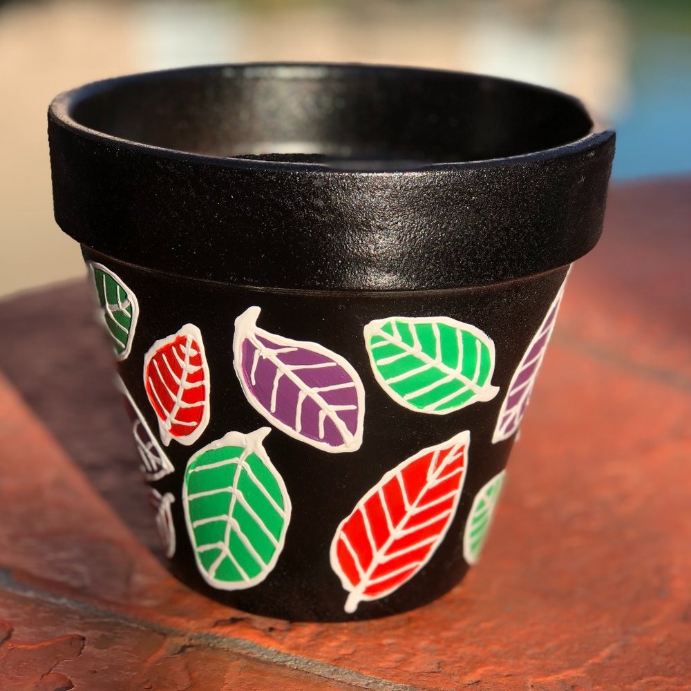 Peace Leaves in Satin Black 6” Planter Pot
